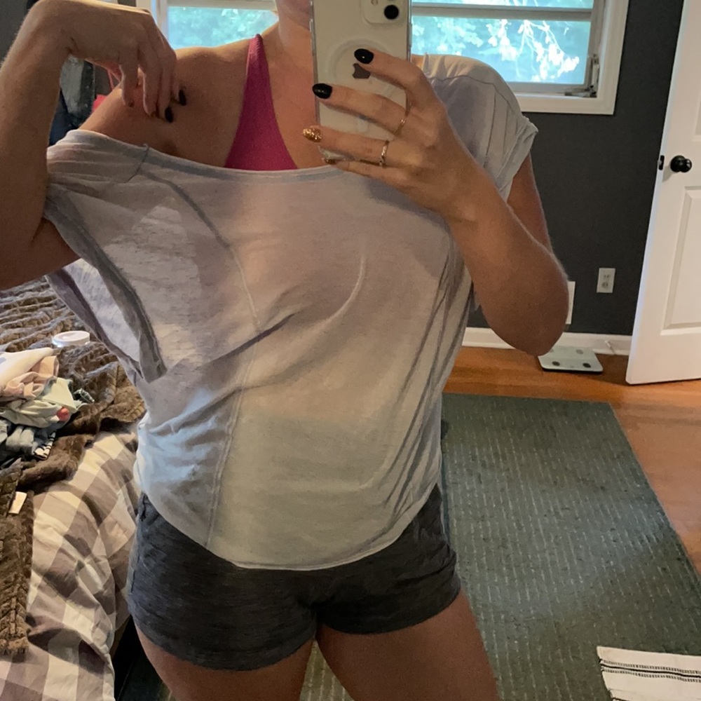 American Eagle Loose Fitting tshirt